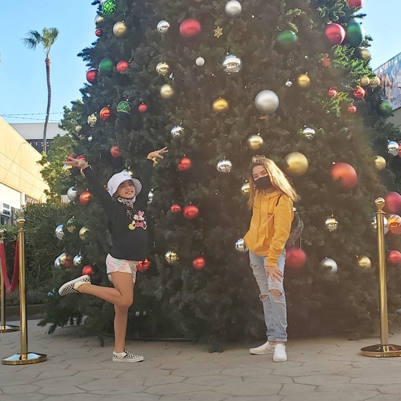 Meet your Posh Ambassador, Michelle - Picture 12 of 16